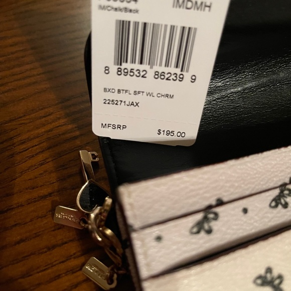 COACH F59334 WALLET BUTTERFLY DESIGN - Picture 2 of 3